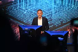 Porsche-Chef Blume zur Situation: «Es ist kein Unwetter, das vorüberzieht». (Archivbild) - © Johannes Neudecker/dpa