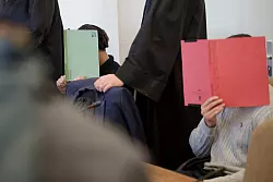 Die Drogen seien vor allem in den Niederlanden und Marokko beschafft und deutschlandweit verkauft worden. - © Henning Kaiser/dpa