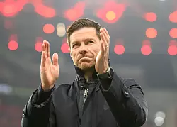 Trainer Xabi Alonso zeigte sich zuletzt angriffslustiger. - © Anke Waelischmiller/dpa