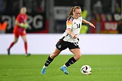 Lisanne Gr&auml;we durfte gegen Australien von Beginn an ran. - &copy; Sebastian Christoph Gollnow/dpa