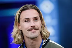 Nach Verletzung schneller zur&uuml;ck als bef&uuml;rchtet: St. Paulis Jackson Irvine. (Archivbild) - &copy; Christian Charisius/dpa