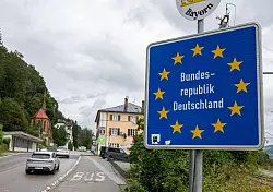 Weitere Grenzkontrollen starten am Montag. - &copy; Peter Kneffel/dpa