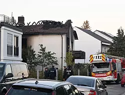 Das Haus konnte erst betreten werden, nachdem Sprengfallen unsch&auml;dlich gemacht worden waren. In dem Zusammenhang wurde das Oktoberfest zeitweise gesperrt, nachdem ein bedrohliches Schreiben des Tatverd&auml;chtigen aufgetaucht war. (Archivbild) - &copy; Felix H&ouml;rhager/dpa