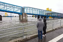 Der F&auml;hrverkehr war beeintr&auml;chtigt - &copy; Bodo Marks/dpa