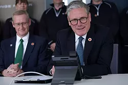 Starmer schwärmte bei der Pressekonferenz zum Handelspakt von einem «fantastischen, historischen Tag». - © Alberto Pezzali/AP POOL/AP/dpa