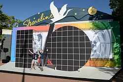 Google veranstaltet die Entwicklerkonferenz seit Jahren in einem Amphitheater in der Nähe der Konzernzentrale. - © Andrej Sokolow/dpa