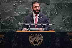 Syriens Interimspr&auml;sident al-Scharaa kritisiert Israels dauernde Angriffe auf sein Land. - &copy; Richard Drew/AP/dpa