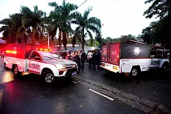 Leichen werden geborgen und identifiziert. - &copy; Andre Penner/AP/dpa