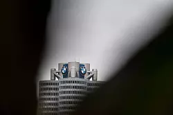 BMW steht derzeit vor gro&szlig;en Herausforderungen - wie die ganze deutsche Autobranche. - &copy; Tobias Hase/dpa