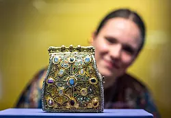 Die Ausstellung &laquo;Corvey und das Erbe der Antike&raquo; beschreibt die Rolle der Kl&ouml;ster im Mittelalter als Bewahrer des antiken Wissens. (Archivbild) - &copy; Guido Kirchner/dpa