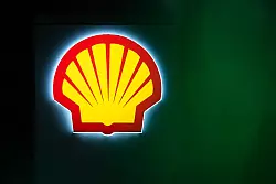 Das erste europäische Unternehmen in der Gewinnrangfolge war der britische Öl- und Gaskonzern Shell. (Archivbild) - © Hannes P Albert/dpa