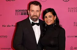 Christian Ulmen und Collien Ulmen-Fernandes, die im Ballsaal die Er&ouml;ffnungsrede hielt. - &copy; Carsten Koall/dpa