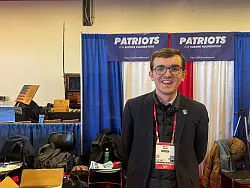 Gabriel Durand ist aus Frankreich in die USA gereist, um bei der Konferenz dabei sein zu können. - © Luzia Geier/dpa