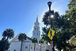 Die St. Michael\\\'s Anglican Church in Charleston Downtown. - © Jörg Michel/dpa-tmn