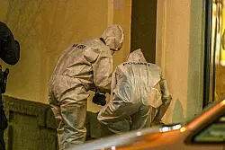 Kriminaltechniker sichern Spuren im Stuttgart-Möhrigen. - © Marius Bulling/dpa