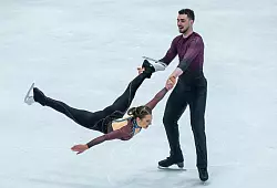 Annika Hocke (l) und Robert Kunkel belegten in Oberstdorf Platz acht. - © Peter Kneffel/dpa