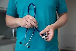 &Auml;rztinnen und &Auml;rzte m&uuml;ssen die ePa nutzen. (Symbolbild) - &copy; Sebastian Kahnert/dpa