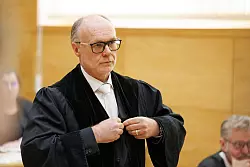 Die Kammer hat keinen Zweifel an der Schuld des Angeklagten - © Friso Gentsch/dpa