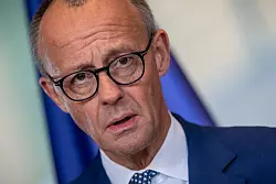 Der Kanzler unterst&uuml;tzt einen Vorschlag der EU-Kommission. - &copy; Michael Kappeler/dpa