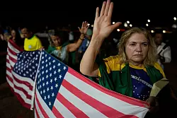 Bolsonaro wird zu mehr als 27 Jahren Haft verurteilt. - &copy; Eraldo Peres/AP/dpa