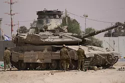 Noch greift Israels Armee weiter an. (Archivbild) - © Ariel Schalit/AP/dpa