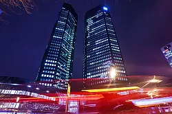 Der Gewinn der Deutschen Bank ist 2024 gesunken. - &copy; Andreas Arnold/dpa