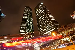 Der Vorstand blickt zuversichtlich auf 2025. - &copy; Andreas Arnold/dpa