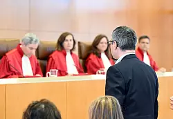 Das Gericht hatte eine Frist für die Änderung des Gesetzes gesetzt. (Archivfoto) - © Uli Deck/dpa