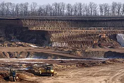 US-Präsident Trump ist vor allem an seltenen Erden aus der Ukraine interessiert. (Archivbild) - © Efrem Lukatsky/AP/dpa