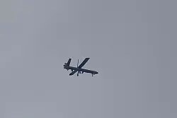 Im Südlibanon griff die israelische Armee Fahrzeuge der Hisbollah an. (Archivbild) - © Hussein Malla/AP/dpa