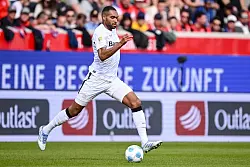 Auf zu neuen Ufern: Jonathan Tah verlässt Bayer Leverkusen. - © Harry Langer/dpa
