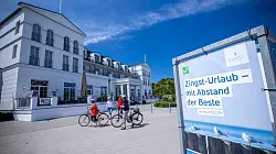 Ja, mir san mit’m Radl da: Viele Urlauber erkunden die Gegend mit dem Fahrrad. - © Jens Büttner/dpa/dpa-tmn