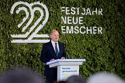 - &copy; Rolf Vennenbernd/dpa