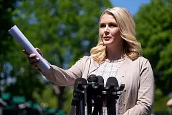 Die Pressesprecherin des Weißen Hauses sagt, dass es keine einseitigen Zollsenkungen der USA geben wird. - © Mark Schiefelbein/AP/dpa