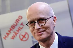 Hamburg bleibt rot. - © Christian Charisius/dpa