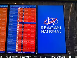 Medienberichten zufolge wurden mindestens 15.000 Fl&uuml;ge gestrichen. - &copy; Anna Ringle/dpa