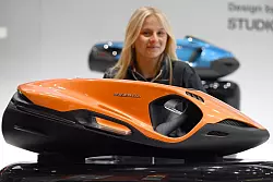 Bis zu 35 km/h schnell: ein Seabob. - &copy; Federico Gambarini/dpa