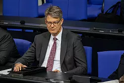 Bundesminister Schnieder ist in M&uuml;nchen nicht dabei. - &copy; Fabian Sommer/dpa