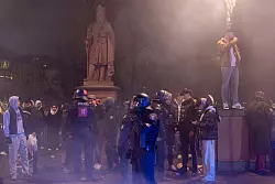 Polizei-Einsätze gab es in Frankfurt. - © Helmut Fricke/dpa