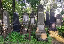 Der Jüdische Friedhof an der Okopowa-Straße in Warschau blieb von der Zerstörung verschont. - © Geraldine Friedrich/dpa-tmn