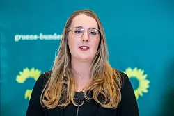 Grünen-Fraktionschefin Katharina Dröge warnt vor Rückschritten. - © Michael Kappeler/dpa