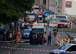 Bei einem Gerangel soll der 18-Jährige an die Dienstwaffe gekommen sein. - © Gianni Gattus/dpa