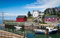 Halls Harbour ist die Hummer-Hauptstadt Nova Scotias. Auch sie liegt an der Bay of Fundy. - © Geraldine Friedrich/dpa-tmn