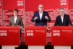 Von schlechten Umfragewerten will der SPD-Spitzenpolitiker Jochen Ott sich bei seinem Ziel, Ministerpr&auml;sident in Nordrhein-Westfalen zu werden, nicht entmutigen lassen. - &copy; Oliver Berg/dpa