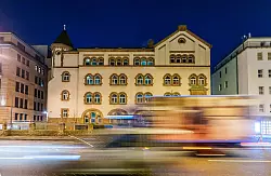 Die Schule des vermissten Jungen in Frankfurt. - &copy; Andreas Arnold/dpa