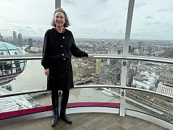 Architektin Julia Barfield: «Ich muss mich immer noch kneifen» - © Julia Kilian/dpa