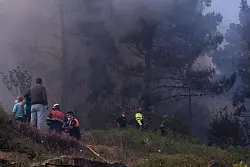 Zur Bek&auml;mpfung des Feuers wurden insgesamt 125 Einsatzkr&auml;fte mobilisiert. - &copy; Gustavo De La Paz/EUROPA PRESS/dpa