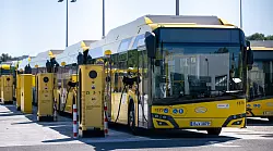 Die Berliner Verkehrsbetriebe (BVG) wollen ihre E-Busflotte von derzeit 227 Fahrzeugen in den n&auml;chsten drei Jahren nahezu verdoppeln. (Archivbild) - &copy; Monika Skolimowska/dpa