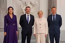 D&auml;nemarks K&ouml;nigspaar Frederik und Mary (links) sowie Islands Pr&auml;sidentin Halla T&oacute;masd&oacute;ttir und ihr Mann Bj&ouml;rn Sk&uacute;lason z&auml;hlen zu den Spitzeng&auml;ste beim Botschaftsjubil&auml;um in Berlin. - &copy; Bo Amstrup/Ritzau Scanpix Foto/AP/dpa