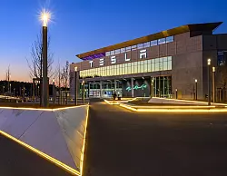 Die Tesla-Gigafactory Berlin-Brandenburg wurde vor drei Jahren eröffnet (Archivbild). - © Patrick Pleul/dpa